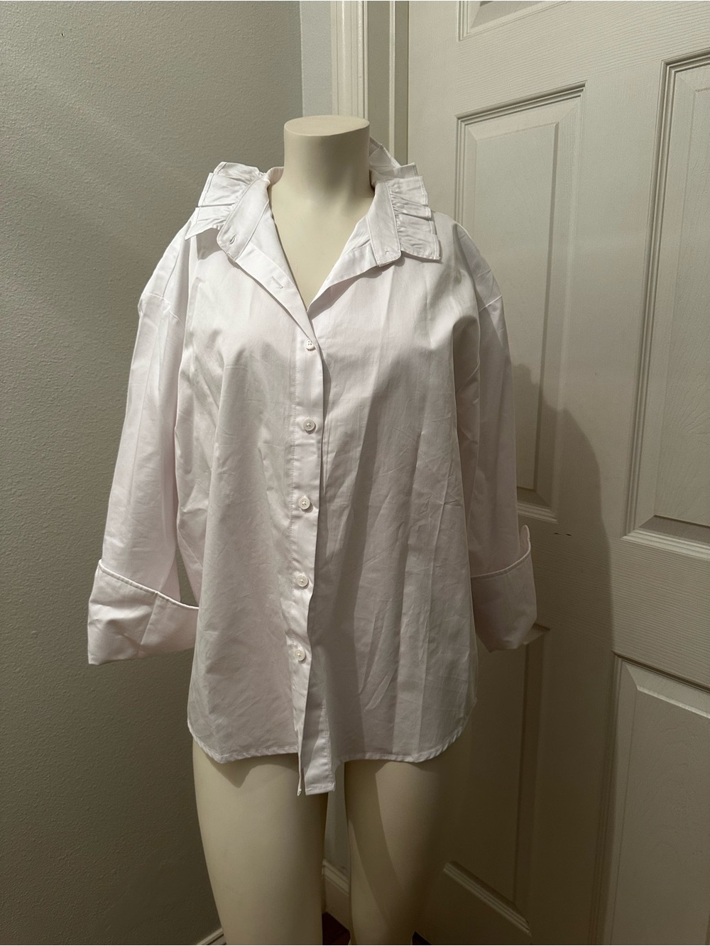 Women’s Heidi Houston Ruffle Collar Button-Front White Blouse - Women XS